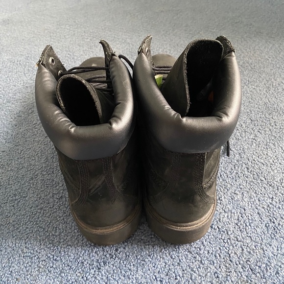 Timberland 6 Inch Premium Classic Boots - Picture 3 of 5